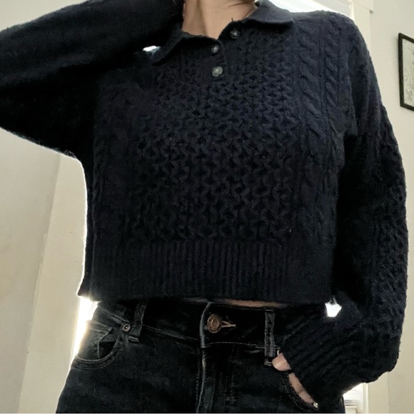 American Eagle Cropped CableKnit Sweater - Picture 2 of 5